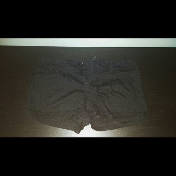 Thin black shorts