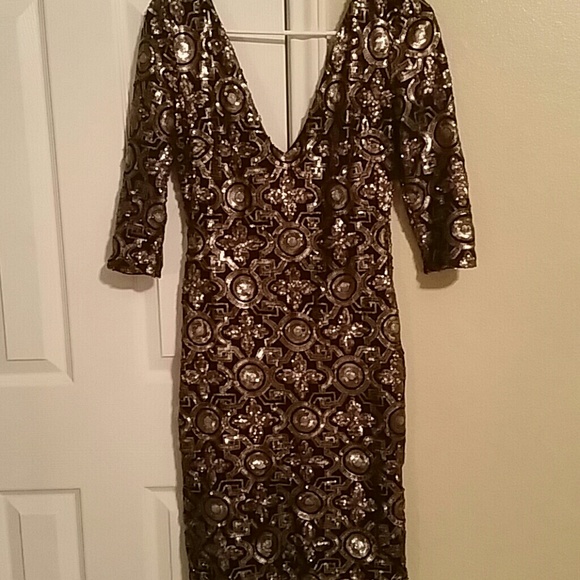 Dress - Picture 3 of 4