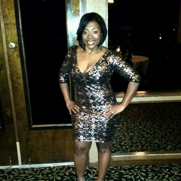 Dress - Picture 4 of 4