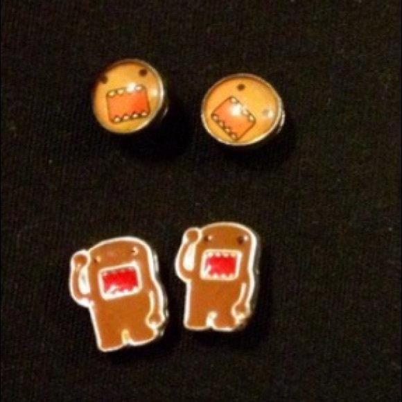 Domo set earrings