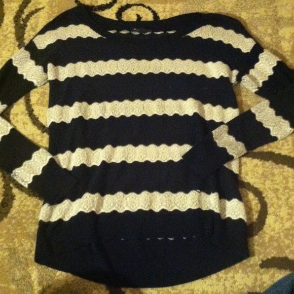 American Eagle sweater - Picture 1 of 1