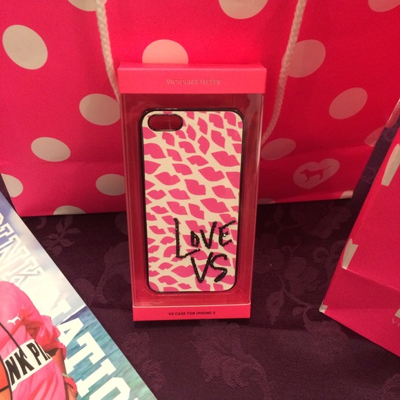 Victoria's Secret Accessories - 💕Victoria's Secret iPhone 5/5s Case💕