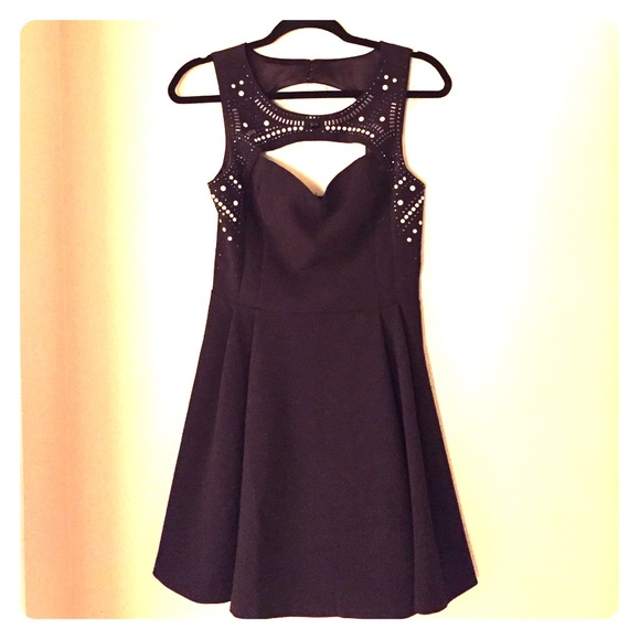 Fantastic LBD with great detailing!