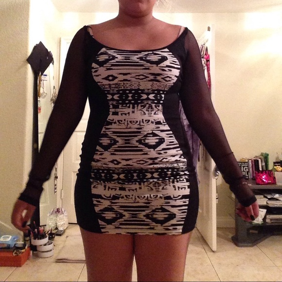 Dress - Picture 3 of 3