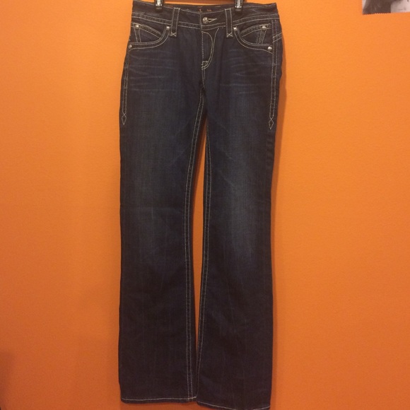 NWOT Rock revival jeans. Never been worn.