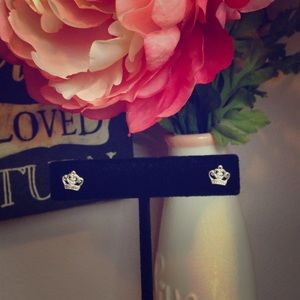 Sterling silver crown earrings 👸