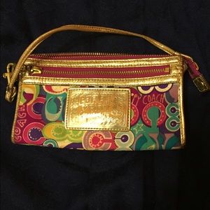 Coach Poppy Pop C Zip Wristlet Wallet