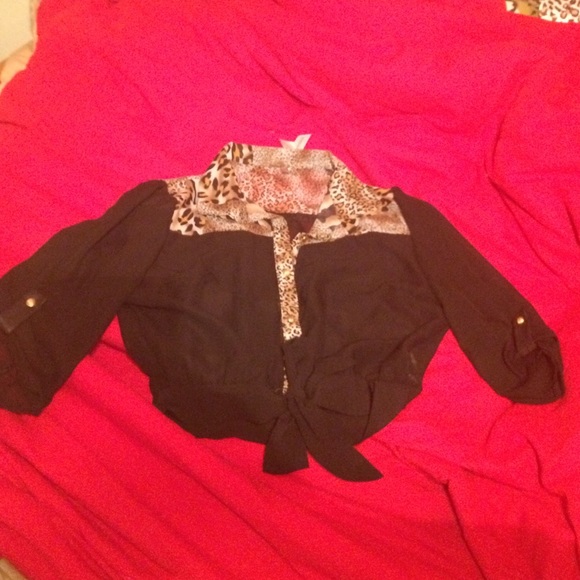 New with tags ,Black/ Leopard crop top button up