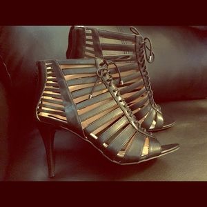 NWT Nine West Lace Up 3.5 - 4 inch Heels