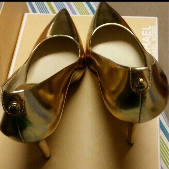 Heels - Picture 3 of 4