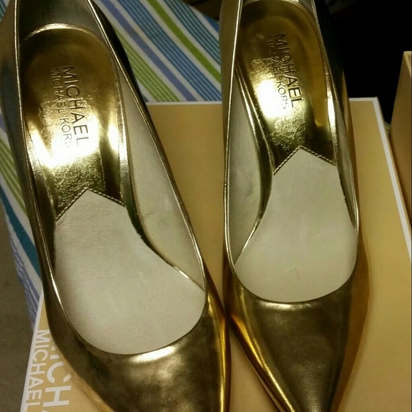 Heels - Picture 4 of 4