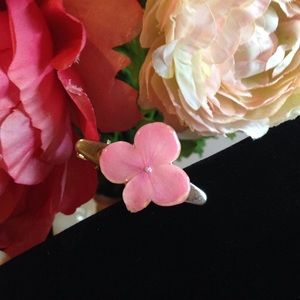 Real flower in lacquer hair clip! 🌸