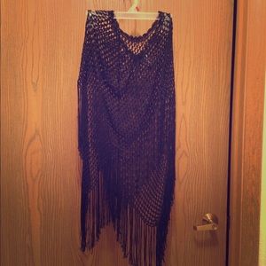 Accessories: 3 belts and a poncho