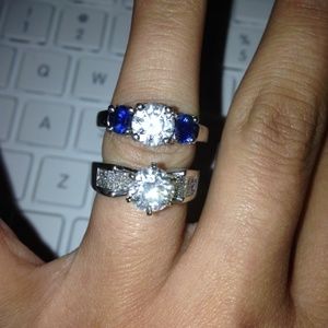 Beautiful Diamond&Sapphires ring!