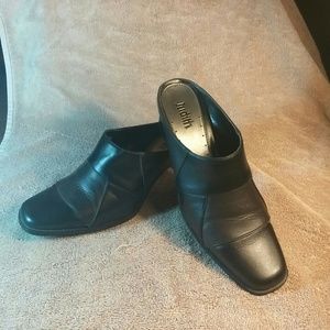 Judith women's mules