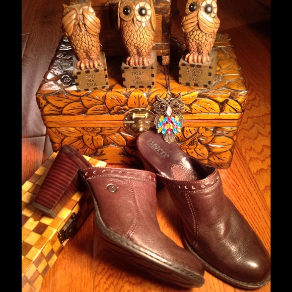 🌼Born Hand Crafted Clogs Size 8🌼