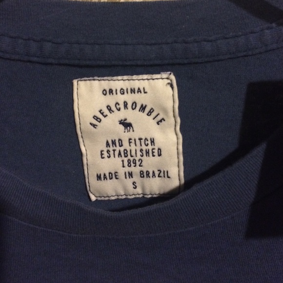 Abercrombie and Fitch t-shirt - Picture 2 of 4