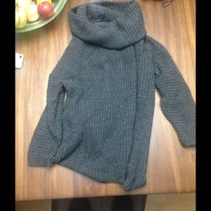 Baggy grey knitted sweater