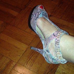 Strappy multicolor snakeskin like heels