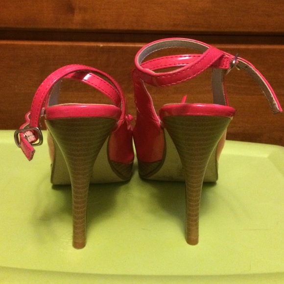 Heels - Picture 4 of 4