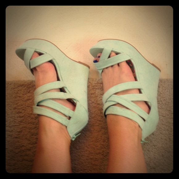 New tall mint spring wedges 🌴🌞🌴🌞