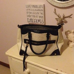 Steve Madden Cream and Black Handbag 🙊