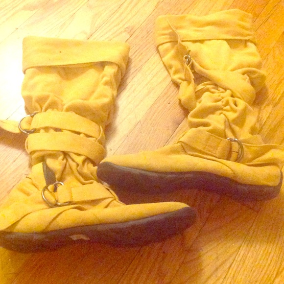 Yellow Winnie the Pooh Boots 🍯😃