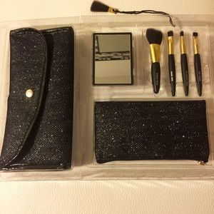 **Gifted**Brush Set