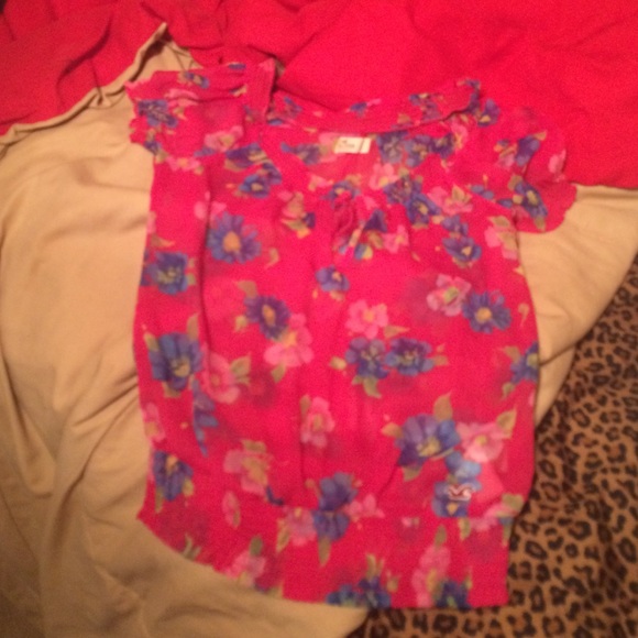 Hollister flowery pattern blouse