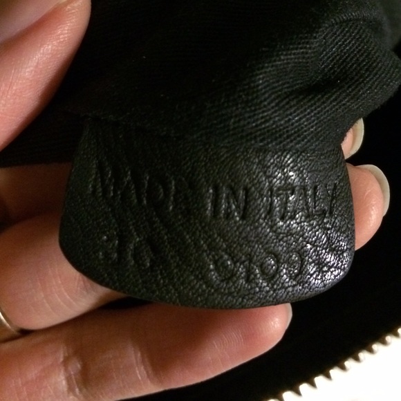 Sold!! Givenchy Antigona - Picture 4 of 4