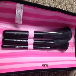 Victoria's Secret makeup brushes
