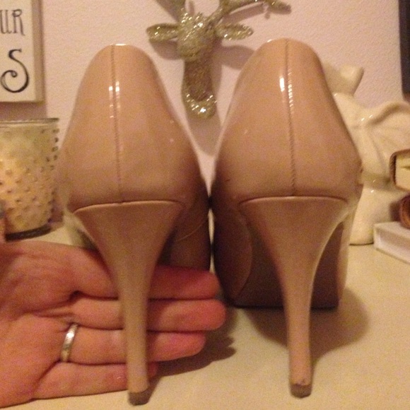 Size 9.5 Nude Square Toe Patent Leather Pumps! - Picture 3 of 4