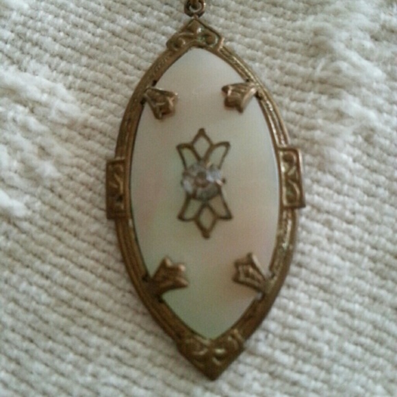 Mother of pearl and bronze necklace