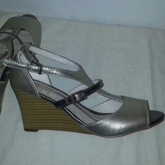 NIB ND Gold Silver Colorblock wedge sandals 6 - Picture 4 of 4