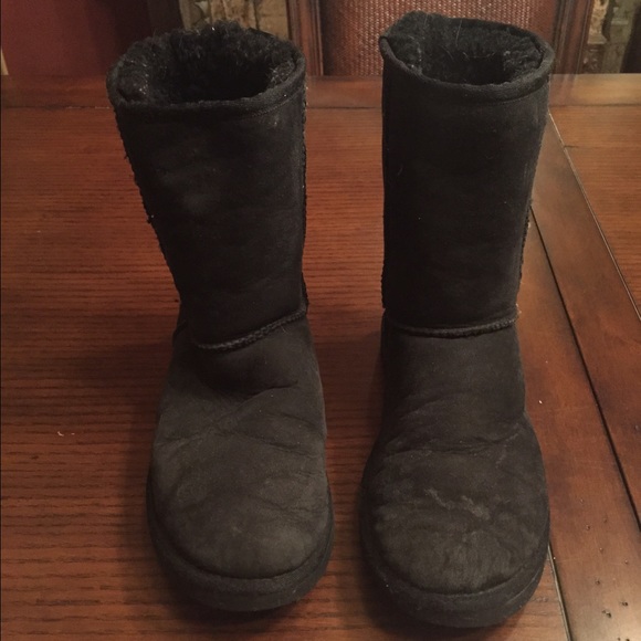 Women's Black Ugg Boots (short)