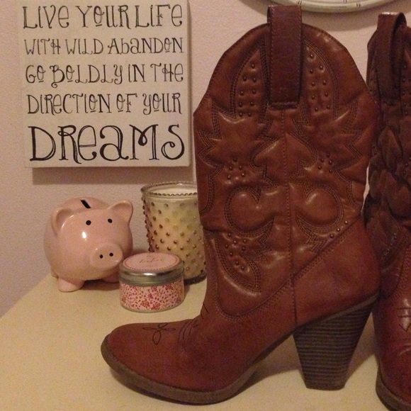 Cognac Cowgirl Boots 👢🎀💋 - Picture 3 of 4