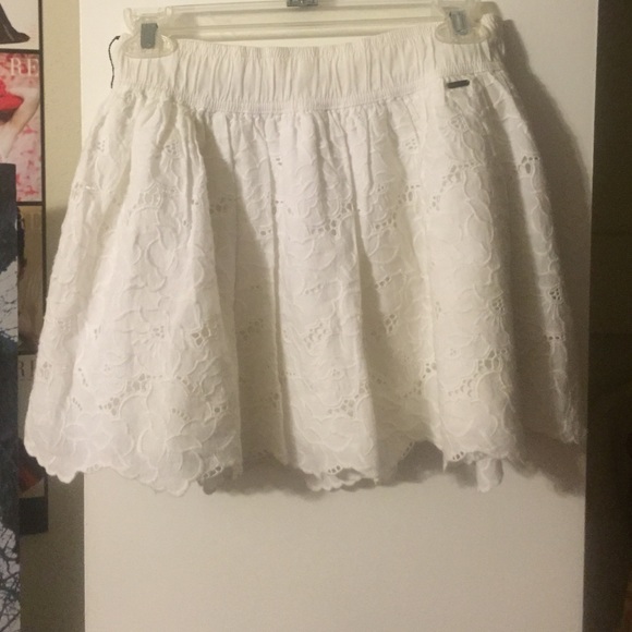 White Hollister skirt - Picture 1 of 4