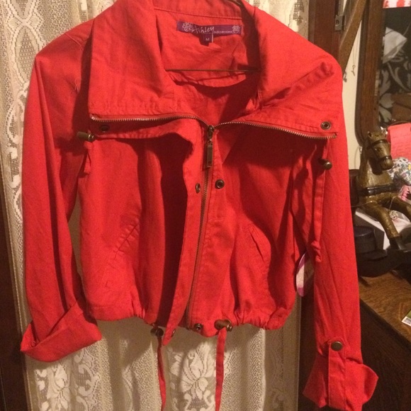 Pretty red coat - Picture 3 of 4