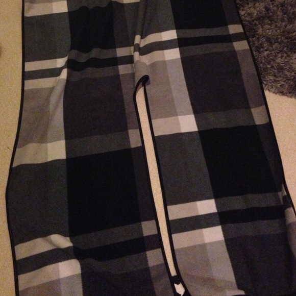 Black white and grey fleece plaid wrap! - Picture 3 of 3