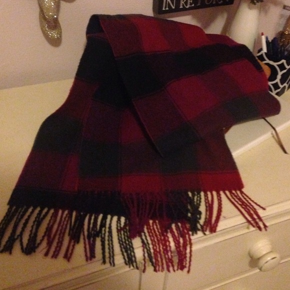 100% Cashmere Red and Black Plaid Scarf 💋 - Picture 2 of 2