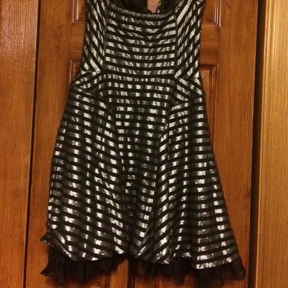 NWOT gorgeous formal/cocktail dress - Picture 4 of 4