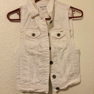 Bullhead White Vest