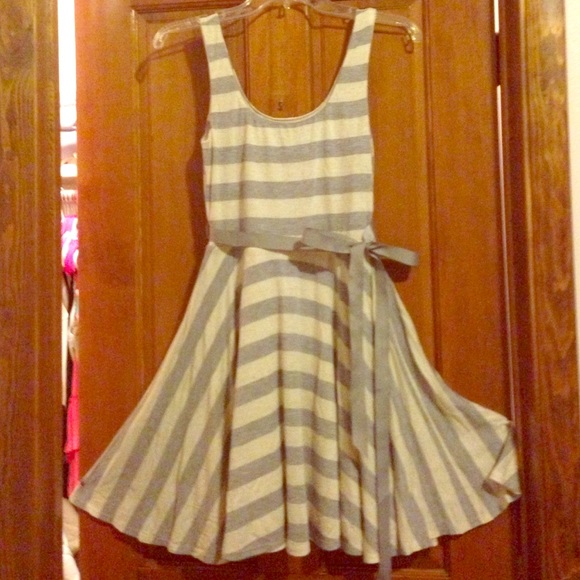 Grey and White Striped Boat Neck Dress with Bow - Picture 1 of 2
