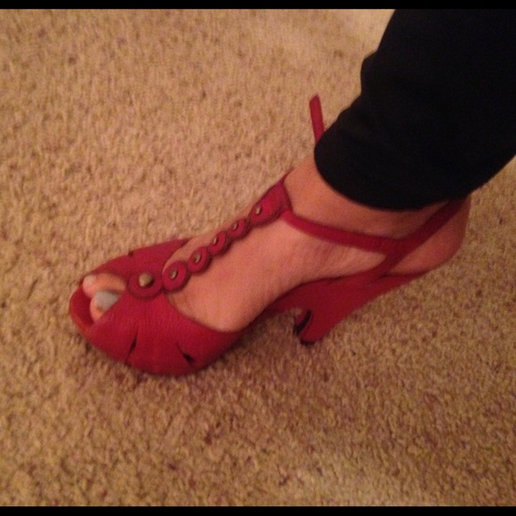 Taking offers! 🌟RED Nine West Heels! 💕