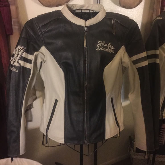 🔴🔴HOLD🔴🔴Women's Harley Davidson for @shell1968