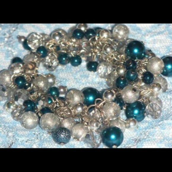 Handcrafted, Iced "Berries" Glass & Chain Bracelet - Picture 2 of 2