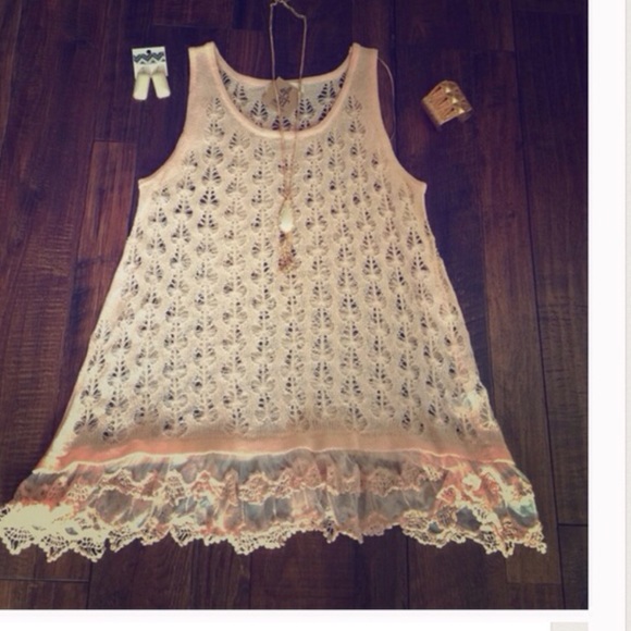 ❤️LAST ONE! Cream lace ruffle sleeveless sweater - Picture 2 of 2