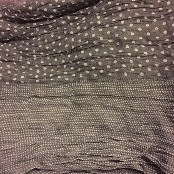 Grey polka dot scarf - Picture 3 of 3