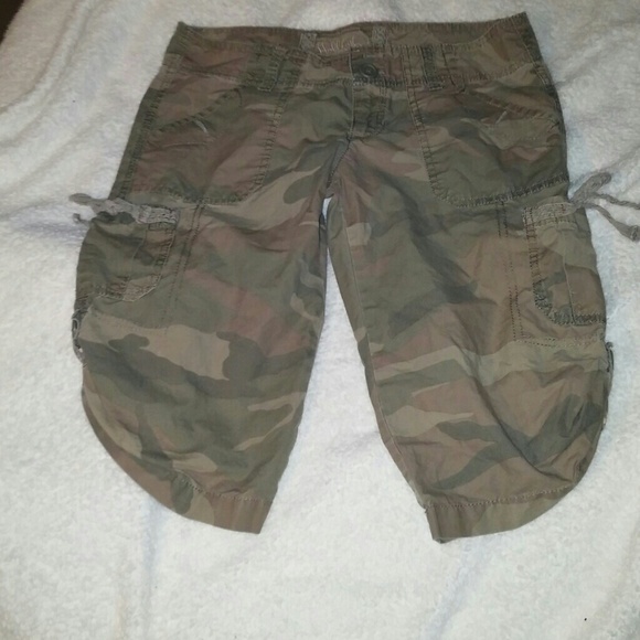 ❌🚫SOLD❌Hollister camo pants