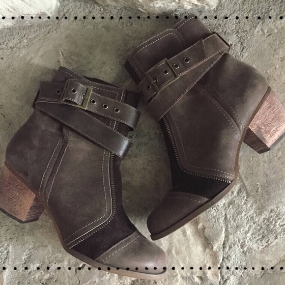 Restricted Shoes - 🌻 Brown Suede Boots